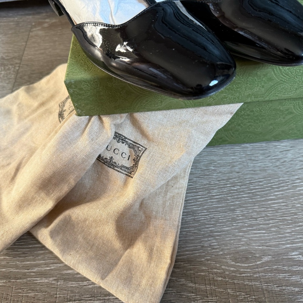 Gucci Black Patent Leather Flats - Picture 3 of 10